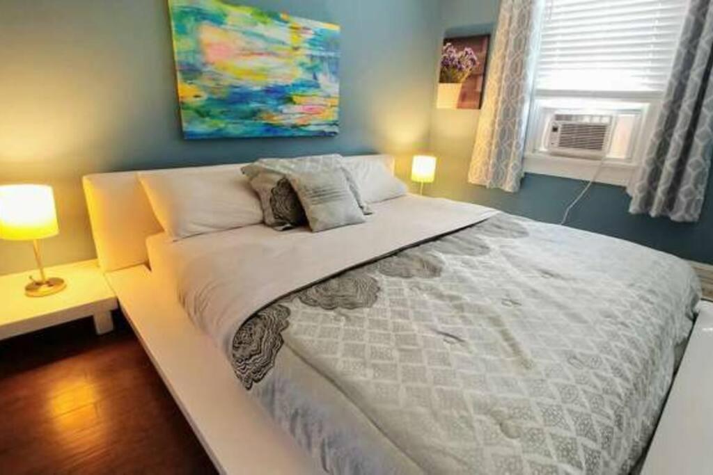 The House - New Storer #1 - Comfortable 5 Bedroom House Cleveland