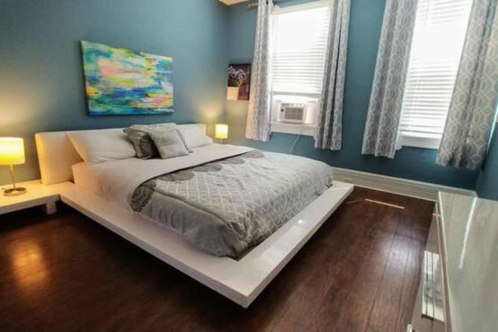 The House - New Storer #1 - Comfortable 5 Bedroom House Cleveland