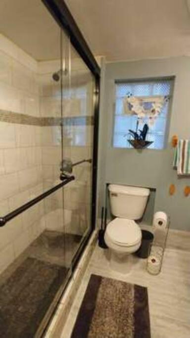 The House - New Storer #1 - Comfortable 5 Bedroom House *