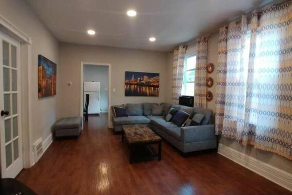 The House - New Storer #1 - Comfortable 5 Bedroom House Appartement Cleveland