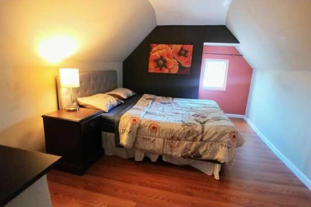 The House - New Storer #1 - Comfortable 5 Bedroom House * Cleveland