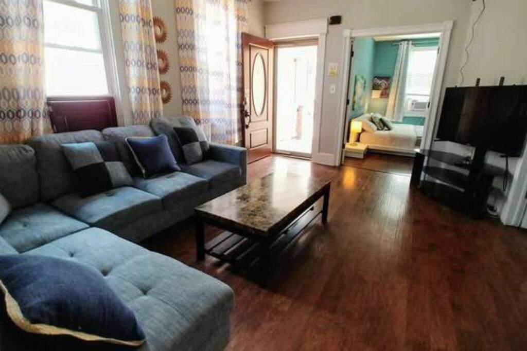 The House - New Storer #1 - Comfortable 5 Bedroom House Appartement Cleveland