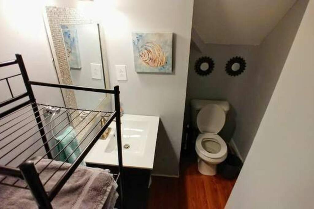 The House - New Storer #1 - Comfortable 5 Bedroom House * Cleveland